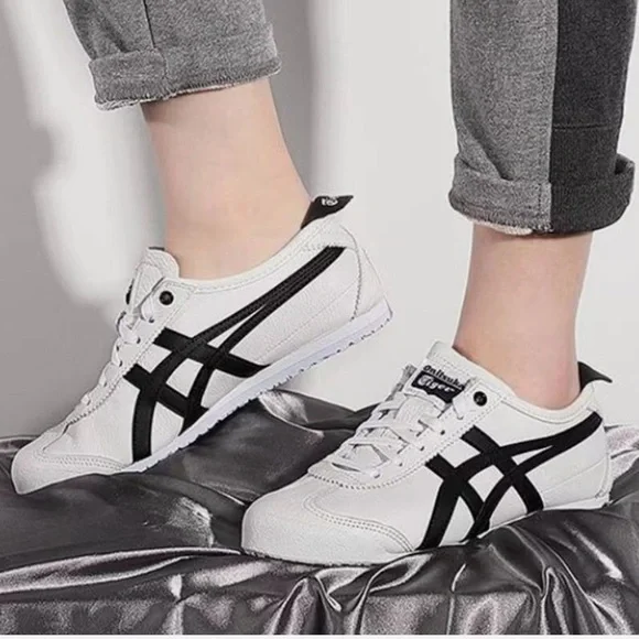New Onitsuka Tiger Mexico 66 "White / black" size 8 - Picture 1 of 12